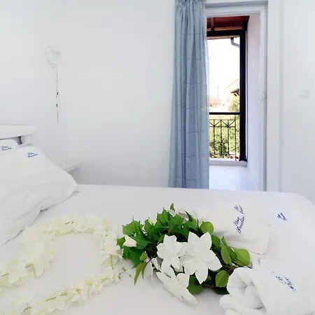 Blue Paradise * Πευκοχώρι